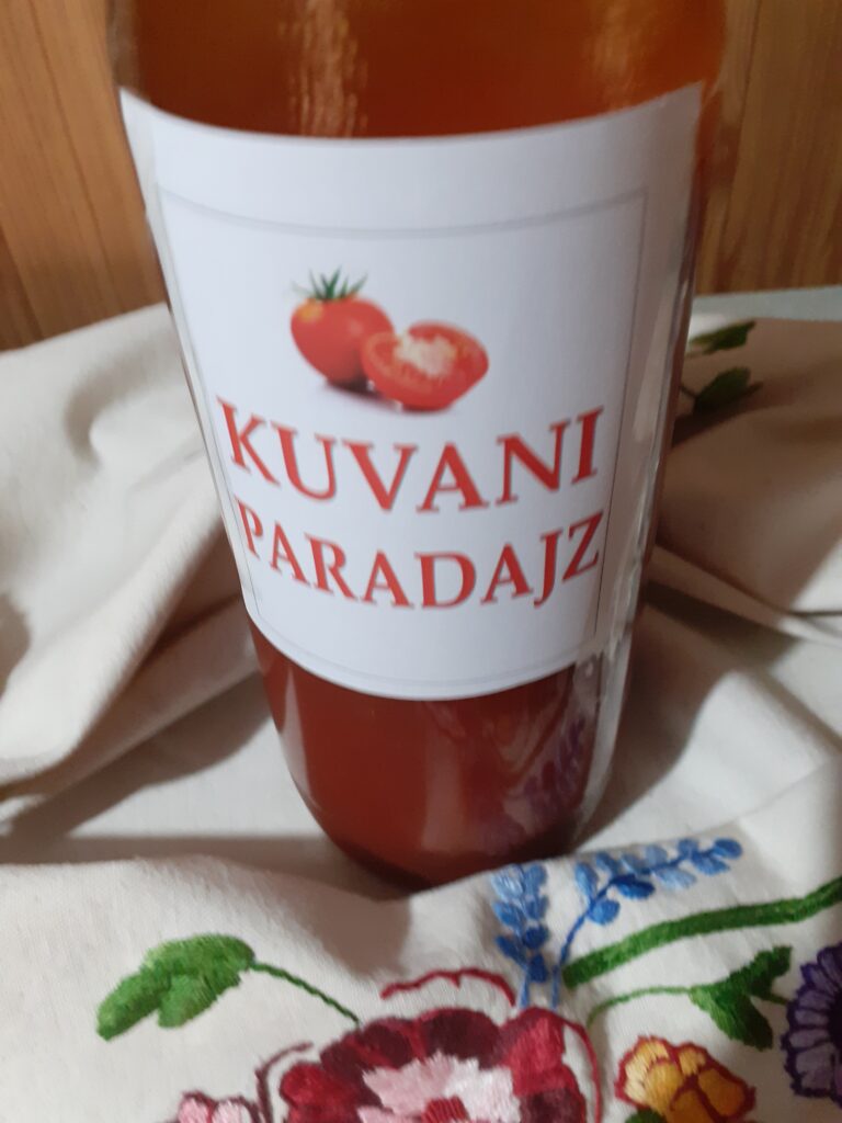 kuvani paradajz litar
